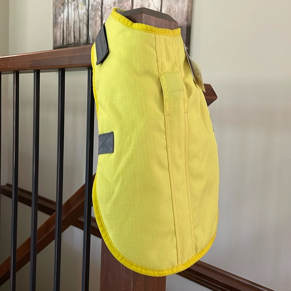 NWT Good2Go Light-Up Water Resistant Easy On/Off size M/L Dog Coat